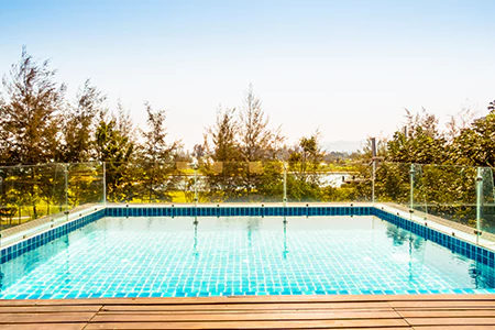 Cost of Glass Pool Fence Repair in Iona, FL